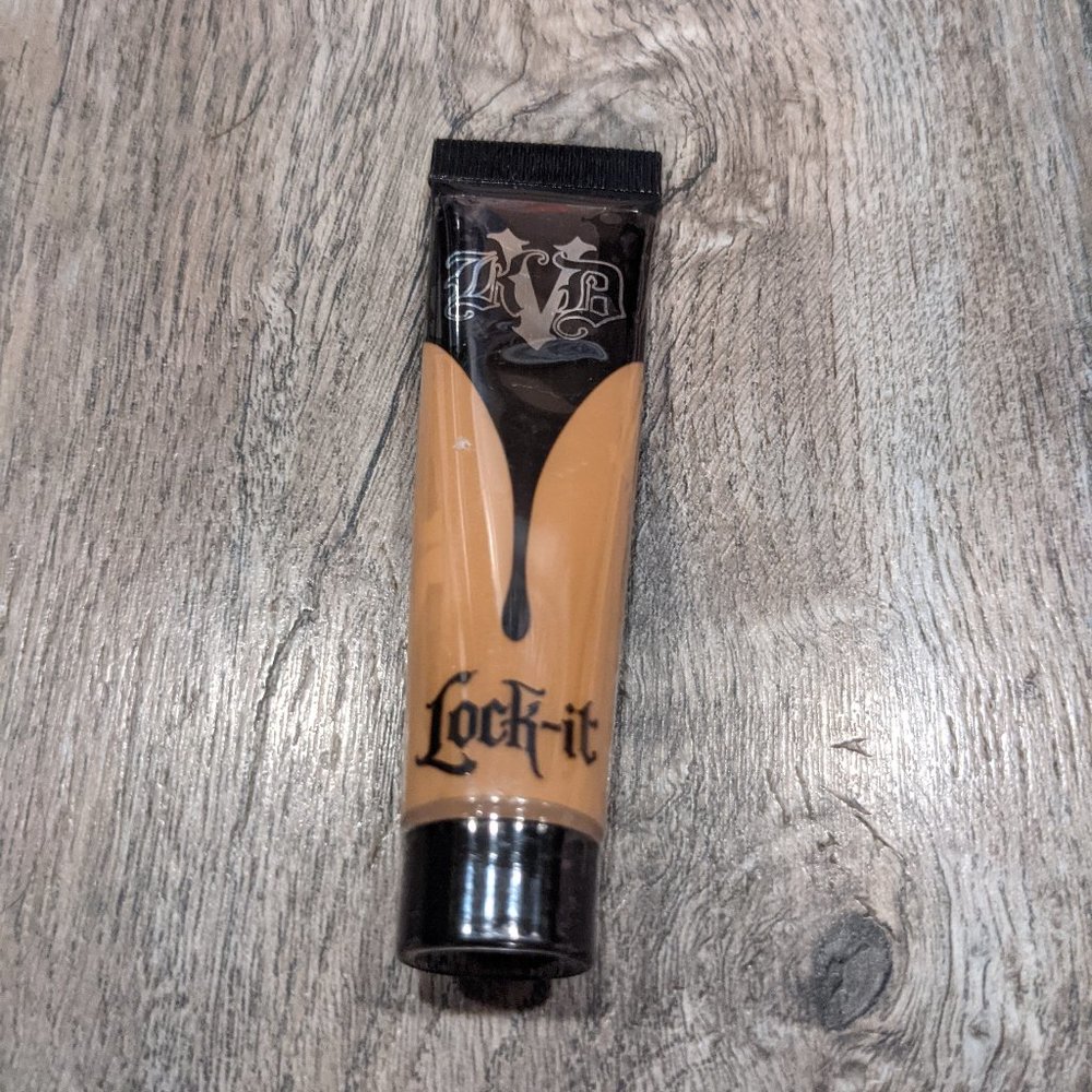 (NEW) Kat Von D Lock-It Foundation